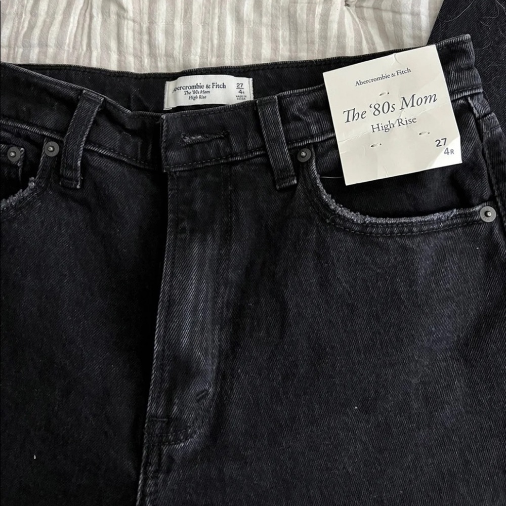 Abercrombie & Fitch High Rise 80s Mom Jeans